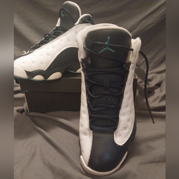 Nike Air Jordan 13 Retro Obsidian - Picture 4 of 5